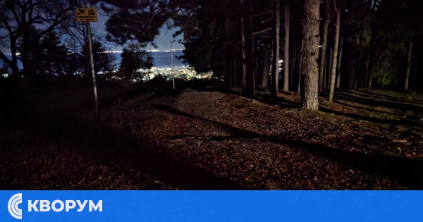 Без осветление по стълбите към крепостта "Меджиди табия" тази сутрин в Силистра