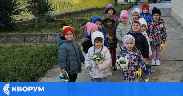 Децата от ДГ "Мир" в село Айдемир преобразиха двора на детската градина