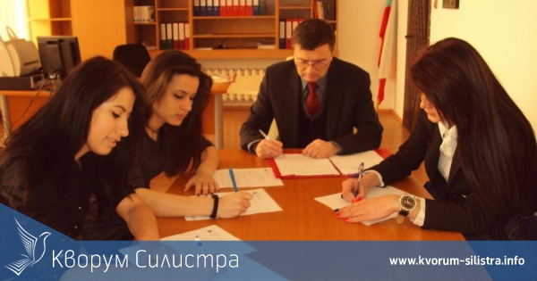 Три бъдещи икономистки бяха мениджъри за един ден в НАП Силистра