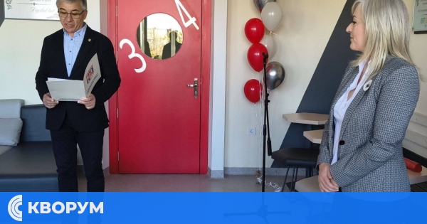 Председателят на ОбС – Силистра поздрави Езикова гимназия за новия STEM кабинет