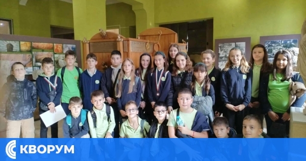 Ученици от ОУ "Отец Паисий" – Силистра отбелязаха патронния си празник с посещение в Регионалния исторически музей