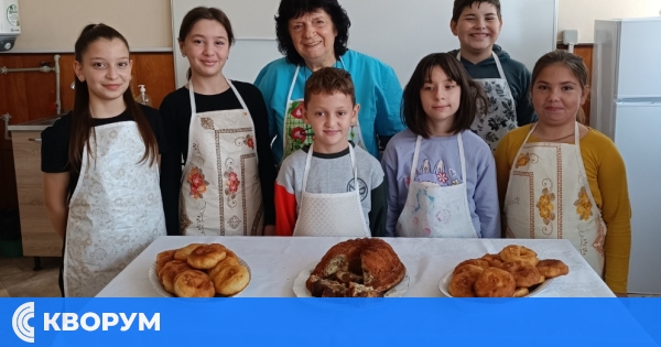 Децата от Коларово учат традиционни рецепти в Школата по кулинарно майсторство към читалището