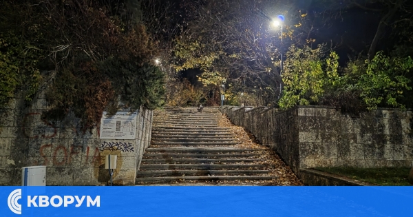 Възстановено е уличното осветление по стълбите към "Меджиди табия" в Силистра