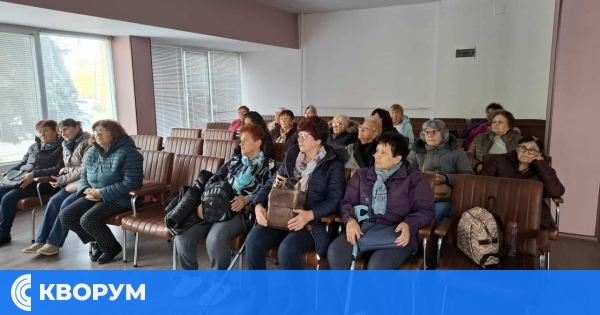 Потребители на Дневен център Кайнарджа с посещение в РЗИ – Силистра по тема "Противогрипни ваксини"