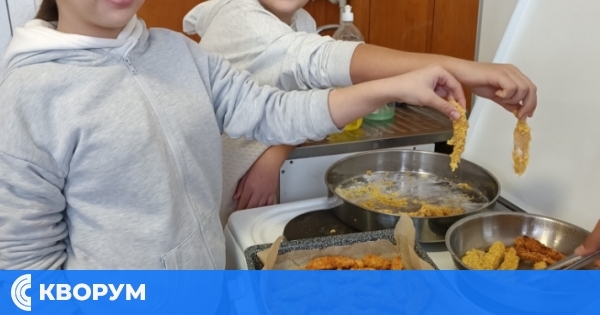 Кулинарната школа към НЧ "Св. Св. Кирил и Методий – 1942" в с. Коларово продължава с вдъхновяващи уроци по готварство