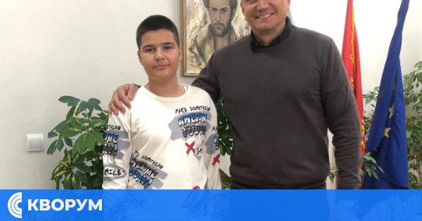 Учeник от СУ "Никола Й. Вапцаров" – Силистра върна изгубени пари и документи, получи благодарствен адрес от полицията