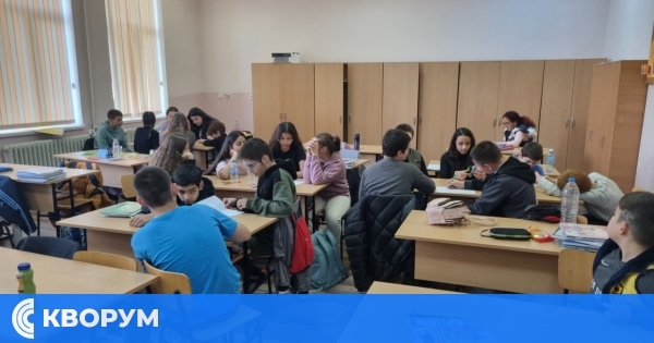 Ученици от ОУ "Св. св. Кирил и Методий" – Силистра участваха в първо занятие по програмата "Кодово име: Живот"