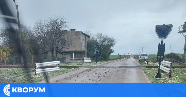 Внимание за шофьорите: Кал покрива пътя при жп прелеза към селата Срацимир и Българка