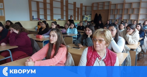 Ученици от ПГООТ – Дулово участваха в дискусия за културното поведение на обществени места