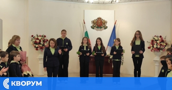 ОУ "Отец Паисий" – Силистра отбеляза Деня на християнското семейство с ритуала "Именуване" на първокласниците