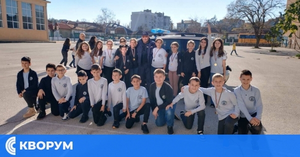 "Пътна полиция" гостува на четвъртокласници в Силистра: демонстрации и ценни уроци