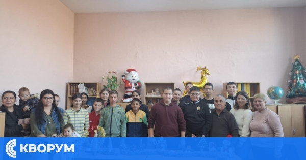 ОУ "Отец Паисий" – с. Добротица отбеляза "Час по доброта" с творческа коледна работилница