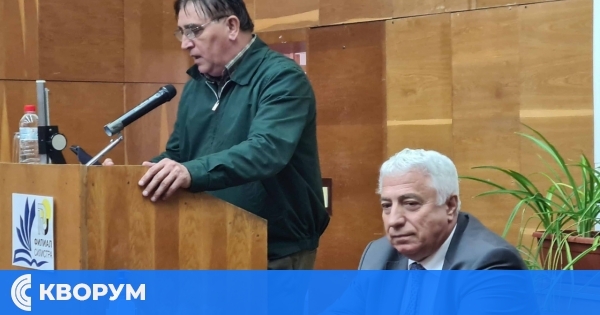 Валерий Тодоров анализира дезинформацията и изкуствения интелект пред студенти и преподаватели в Силистра