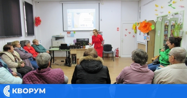 Възрастни хора се учиха да разпознават фалшивите новини във Филиала на библиотеката в Силистра