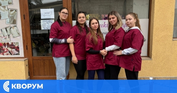 Ученици от Дулово се докосват до магията на фолклорните носии в реална работна среда