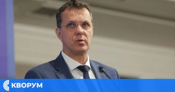 Министърът на отбраната на Румъния подаде оставка, излъгал, че има висше образование