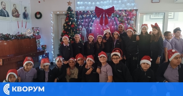 Коледно вълшебство озари СУ "Васил Левски" – Дулово: Грейнаха светлините на празничната елха