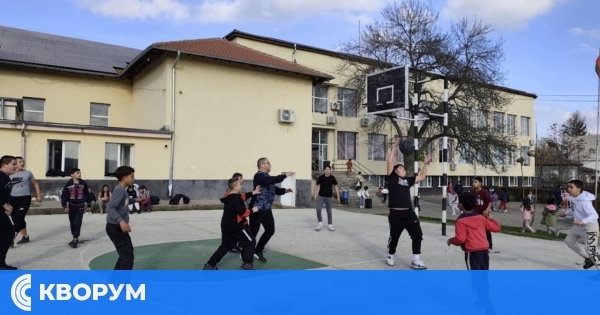 "Да променим живота чрез баскетбола": Ученици от с. Добротица играха в подкрепа на хората с увреждания