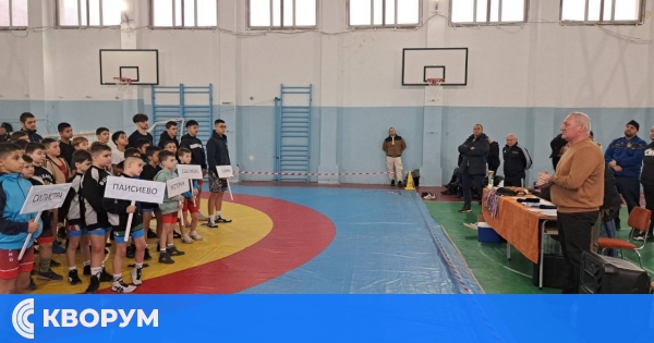 Над 50 млади таланти премериха сили в коледния турнир по борба "Силистренски надежди"