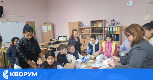 Родители и ученици сътвориха коледна магия в благотворителна работилница в с. Добротица