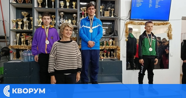 Весела Лечева награди шампионите на СУ "Дръстър" на държавния турнир "Светкавица"