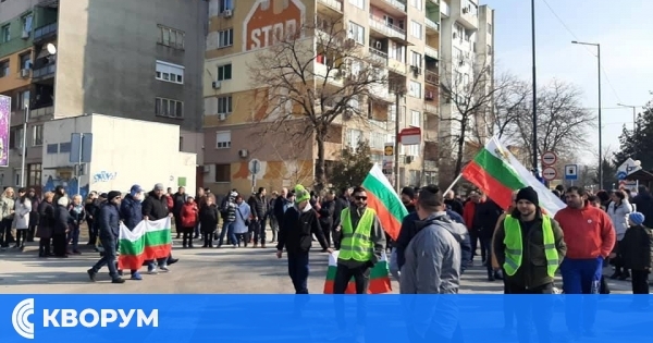 Два паралелни протеста против правителството в Силистра