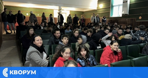 Община Ситово представи филма с кауза "Един грам живот" пред десетки млади хора