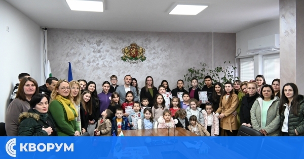Коледен конкурс "С духа на Коледа" събра деца и ученици от Община Главиница