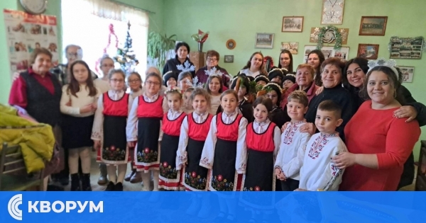 Коледари от Дулово зарадваха Резиденция "Надежда" и пенсионерския клуб в с. Межден