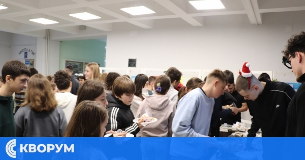Коледен благотворителен базар обедини общността на ПМГ "Св. Климент Охридски" – Силистра