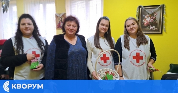 Доброволци от БЧК зарадваха възрастните хора в резиденция "Надежда" в с. Межден