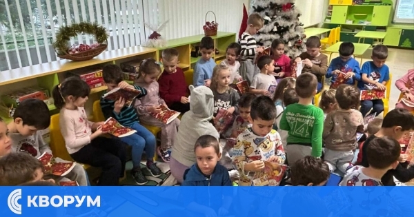 Коледа оживя в ДГ "Радост" – Силистра с гости от местно училище