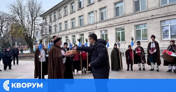 Коледарска група от НЧ "Иван Богоров – 2012" отправи благословии за здраве и благоденствие
