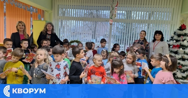 ОУ "Отец Паисий" с празничен поздрав към децата от детските градини в Силистра