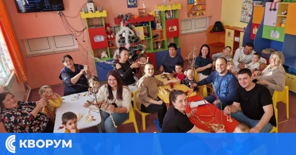 Сурвакарска работилница в ДГ "Мир" – Калугерене събра деца и родители