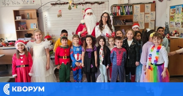 Дядо Коледа зарадва първокласниците в училището в Дулово
