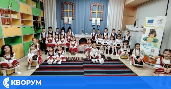 Малките коледари от ДГ "Роза" – Силистра пресъздадоха магията на българското коледуване