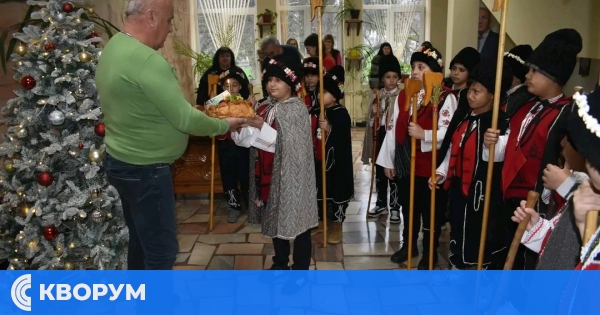 Празничният дух на Коледа оживя в сградата на общинската администрация в Кайнарджа