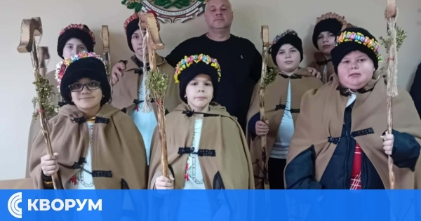 Ученици от ОУ "Св. Климент Охридски" с коледна благословия в с. Професор Иширково