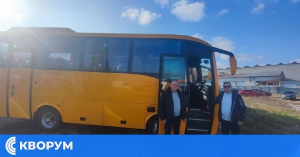 СУ "Христо Ботев" в Тутракан посреща Коледа с нов ученически автобус