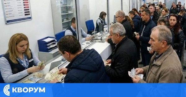 Банковите клонове работят извънредно всяка събота до края на януари заради обмяната на левове в евро