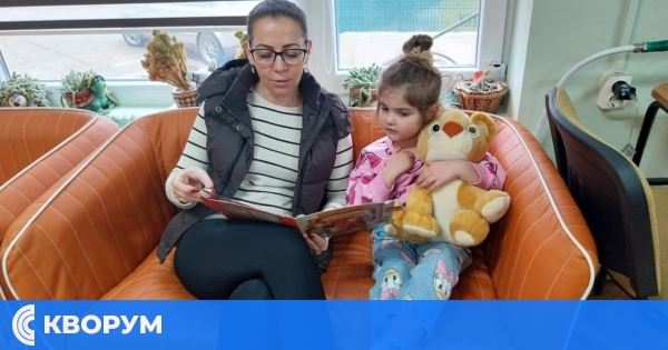 Инициативата "Разкажи ми приказка" събра малки читатели в Детския отдел на библиотеката в Силистра