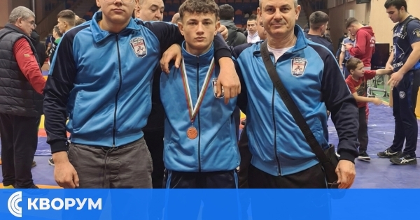 Бронзов медал за Емир Джеватов от ДЛП по борба в Сливен