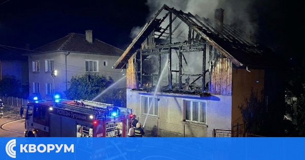 Голям пожар в Тутракан: Изгоряха покрив и цял етаж от къща