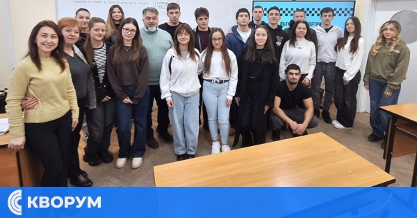 Различен и поучителен час на класа в ПГСУАУ "Атанас Буров" – Силистра с участие на съдия от Районния съд
