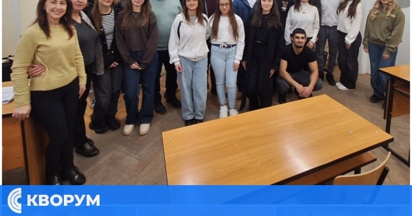 Час на класа на тема "Безопасност на движението по пътищата" с ученици от ПГСУАУ "Атанас Буров"