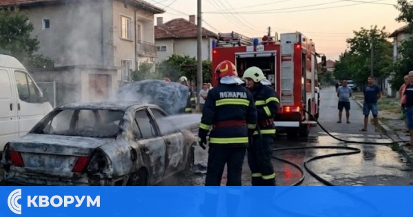 Лек автомобил изгоря в Тутракан, огнеборци спасиха съседен микробус