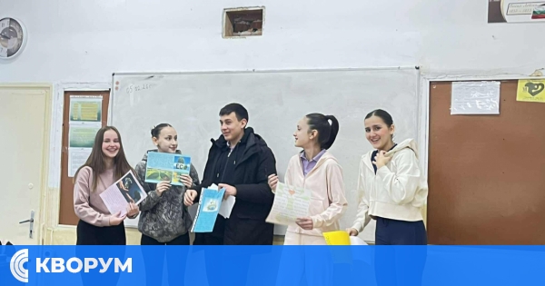 Деветокласници от Дулово изследваха обществени теми чрез анкети