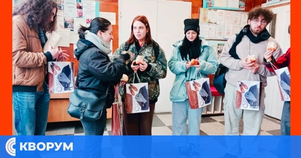 Среща с художници вдъхнови децата от клуб "Нарисувай ми" в село Голеш