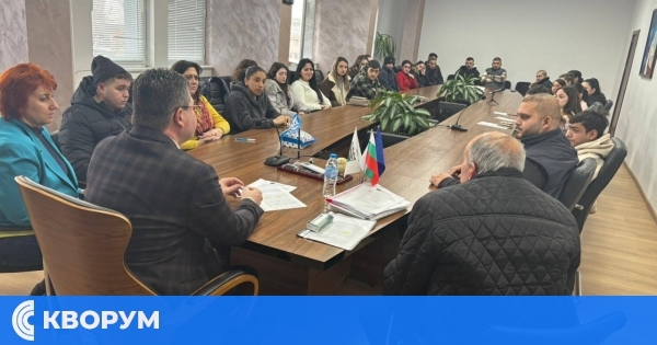 35 младежи започнаха работа в Община Главиница по програма "Младежки практики"